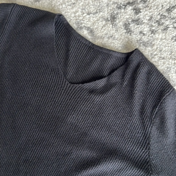 Ribbed Commense Sweater - Picture 2 of 3